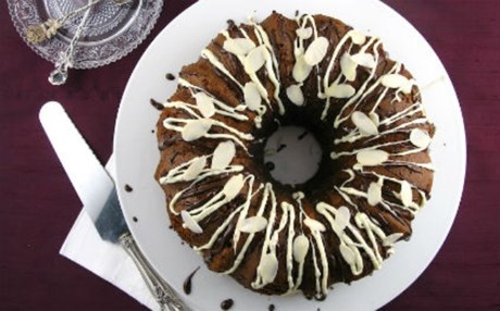 Συνταγή για κέικ σοκολάτας με λευκό γλάσο