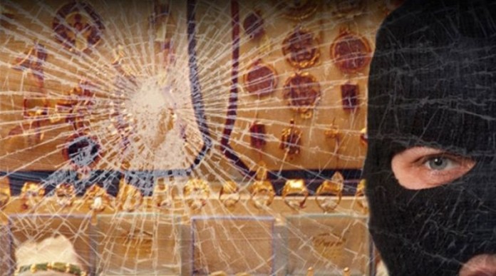 «Ριφιφί» με λεία 100.000 ευρώ σε κοσμηματοπωλείο της Θεσσαλονίκης