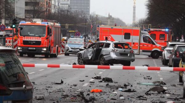 Συναγερμός στη Γερμανία- Ένας νεκρός από έκρηξη παγιδευμένου αυτοκινήτου στο Βερολίνο (ΦΩΤΟ)