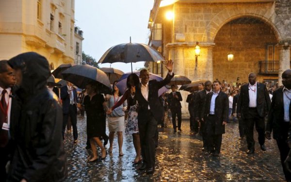 Μετά από 88 χρόνια πρόεδρος της Αμερικής κάνει βόλτες στους δρόμους της Κούβας (ΦΩΤΟ)