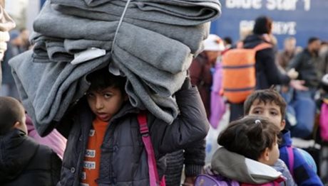 15.986 πρόσφυγες-μετανάστες σε χώρους φιλοξενίας των ΕΔ
