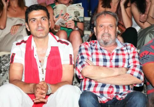 Κώστας Φαλελάκης: Συγκινημένος παρέλαβε το βραβείο Β” Ανδρικού Ρόλου που κέρδισε ο Μηνάς Χατζησάββας