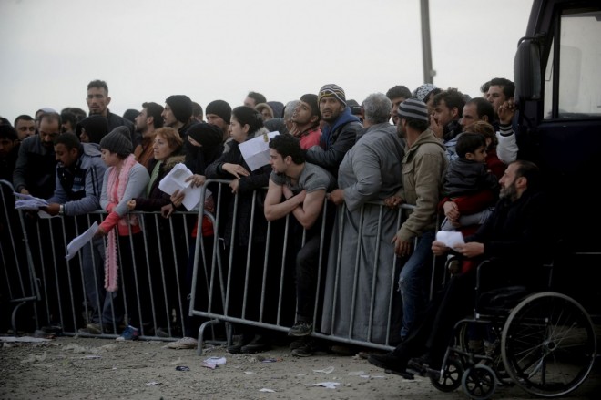 Πόσοι πρόσφυγες πέρασαν την Ειδομένη αλλά… εγκλωβίστηκαν στην ΠΓΔΜ!