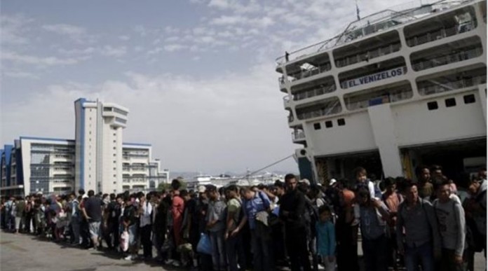 Να μεταφέρονται και σε άλλα λιμάνια οι πρόσφυγες, ζητούν οι Πειραιώτες