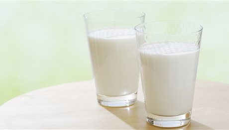 Αποστόλου: Ο καταναλωτής πρέπει να ξέρει από πού είναι το γάλα που αγοράζει