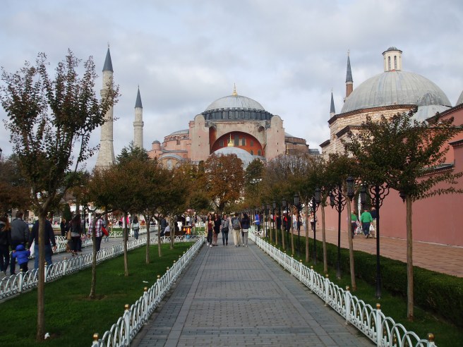Mείωση στις αφίξεις ξένων τουριστών στην Τουρκία