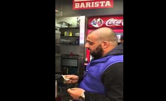 «Βάζελος» ζητάει Φρέντο Καπουτσίνο στο μαγαζί του Τάκη Τσουκαλά!!! [Βίντεο]