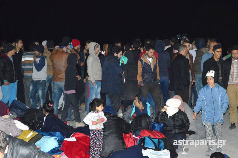 Χίο: Διανυκτέρευσαν στο λιμάνι οι πρόσφυγες