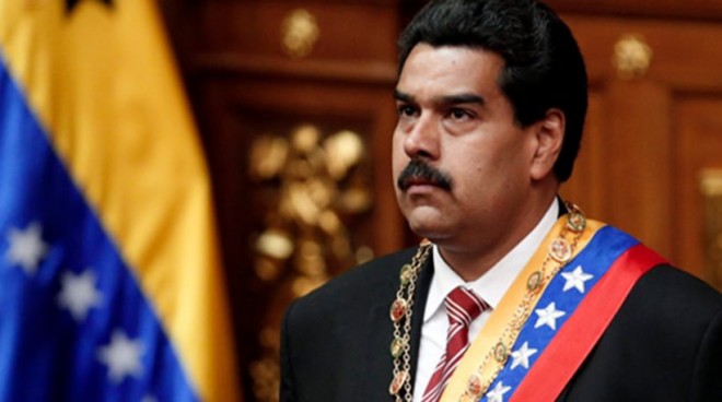 Το “πε και το “κανε ο Μαδούρο: Μισή ώρα μπροστά τα ρολόγια στη Βενεζουέλα