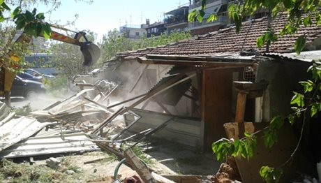 Θεσσαλονίκη: Κατεδαφίστηκαν αυθαίρετα στην Κάτω Τούμπα (ΦΩΤΟ)