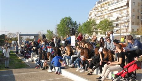 Θεσσαλονίκη: Μαθητές έφτιαξαν ρούχα και αξεσουάρ από ανακυκλώσιμα υλικά