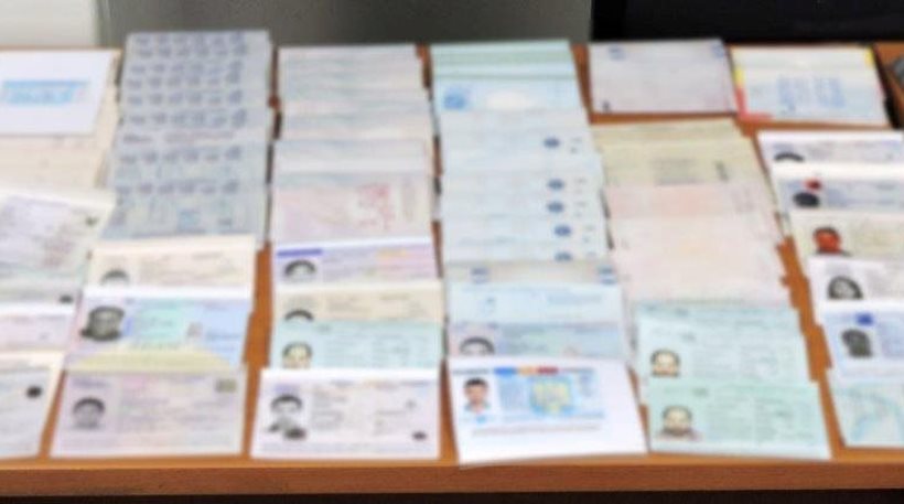 Εντοπίστηκε εργαστήριο πλαστών διαβατηρίων