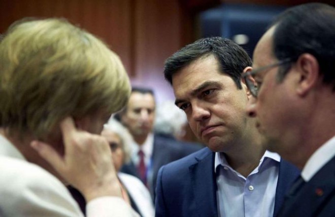 Spiegel: To «κούρεμα» του ελληνικού χρέους διχάζει βαθιά τη Γερμανία και τη Γαλλία