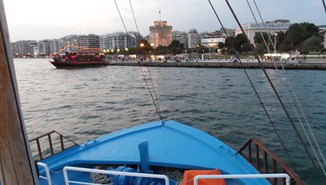 Θεσσαλονίκη: Σάλπαρε το καραβάκι Κωνσταντής – Πόσο κοστίζει η διαδρομή;