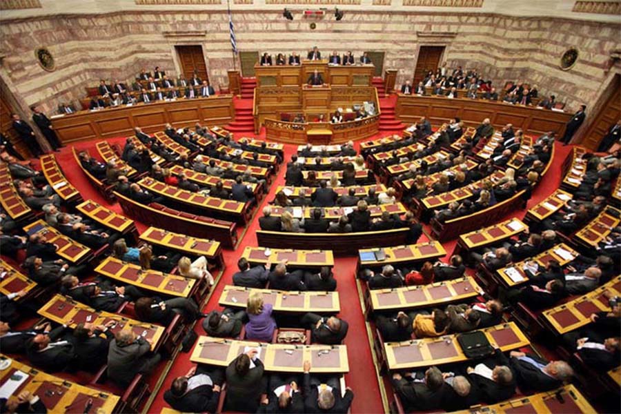 Καβγάς κυβέρνησης-Χρυσής Αυγής στη Βουλή (video)