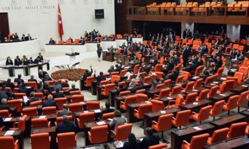 Νέο ξύλο στην τούρκικη Βουλή (VIDEO)