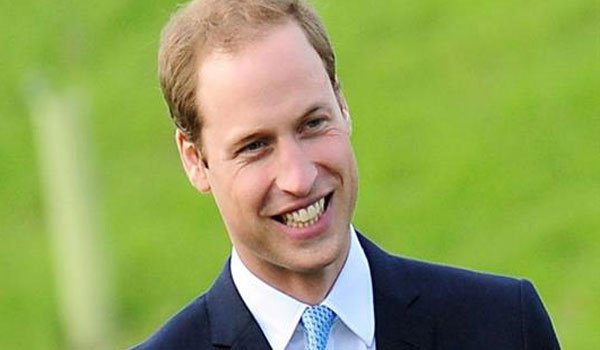 Ο πρίγκιπας William ποζάρει για το εξώφυλλο gay περιοδικού (φωτό)