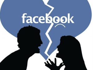 Πώς θα προστατεύσεις τη σχέση σου από το… Facebook