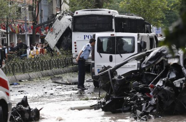Αυξάνεται συνεχώς ο αριθμός νεκρών και τραυματισμένων μετά την έκρηξη στη Τουρκία