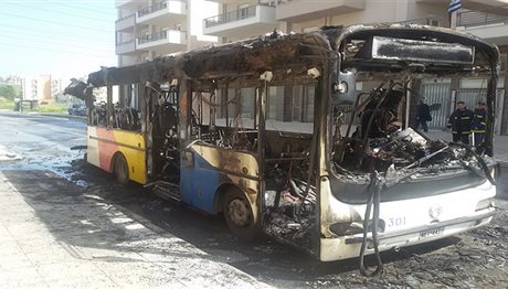 Φωτιά σε λεωφορείο του ΟΑΣΘ στη Θεσσαλονίκη