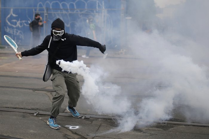 Αυτός είναι ο πιο »ευφάνταστος» διαδηλωτής στη Γαλλία(ΦΩΤΟ)