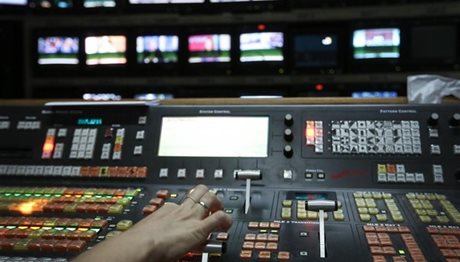 Έλεγχο των διαφημίσεων στην τηλεόραση προωθεί η κυβέρνηση