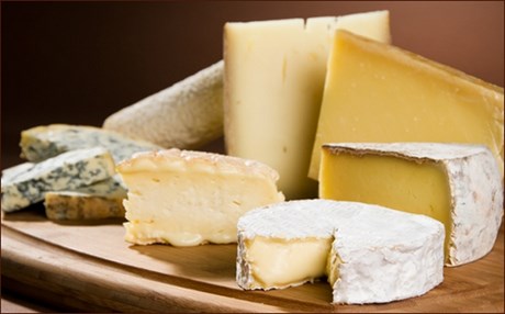 Ποιο τυρί προσφέρει μακροζωία παρά το αλάτι και τα λιπαρά του