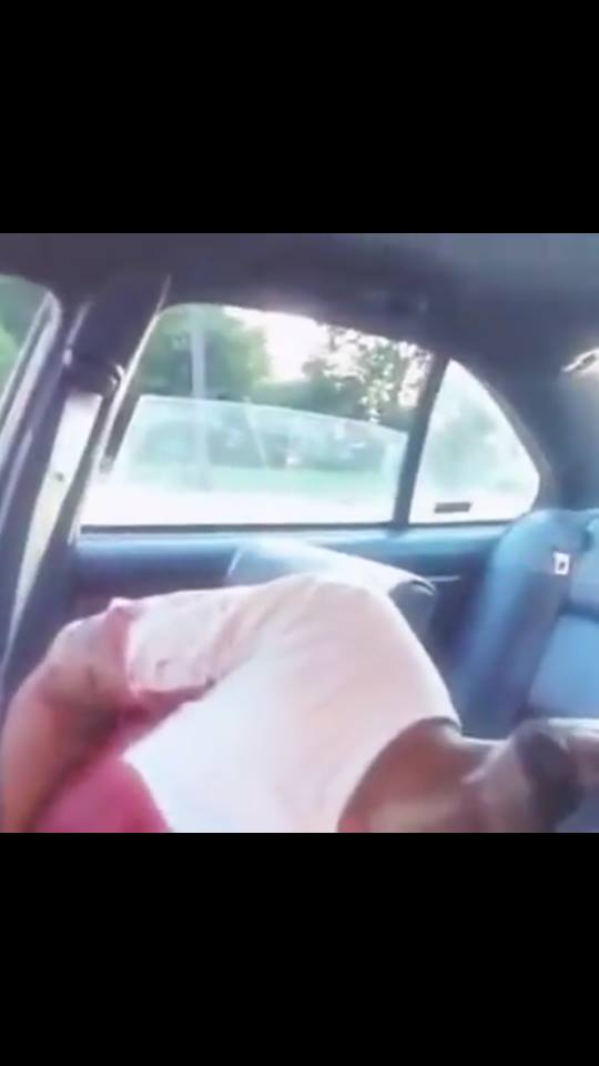 ΣΟΚ: Αστυνομικός σκότωσε Αφροαμερικανό μπροστά στο παιδί του ! (ΒΙΝΤΕΟ)
