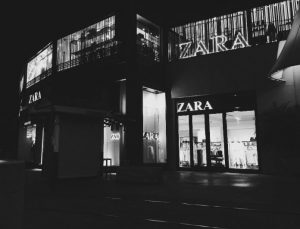 Το μίνι φόρεμα είναι must-have κομμάτι- Κάνε δικά σου τα ομορφότερα μίνι των Zara σε χαμηλές τιμές