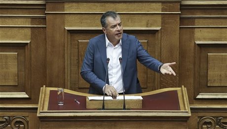Στ. Θεοδωράκης:  «Προοδευτικό για την  κυβέρνηση είναι ό,τι τη συμφέρει»