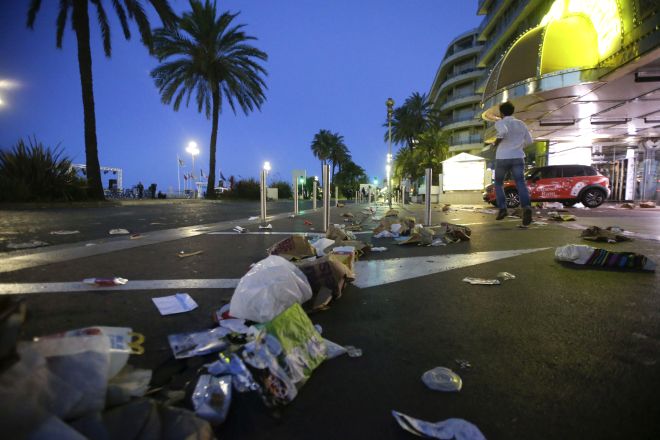 «Μεταξύ ζωής και θανάτου» 25 άνθρωποι από την επίθεση στη Νίκαια