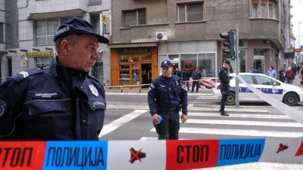 Άνοιξε πυρ σε καφενείο στη Σερβία- Σκότωσε τη γυναίκα του και άλλα 4 άτομα