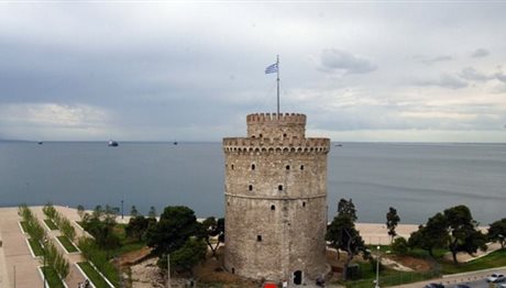 Καιρός στη Θεσσαλονίκη: Σύννεφα και βροχές θα μας δροσίσουν