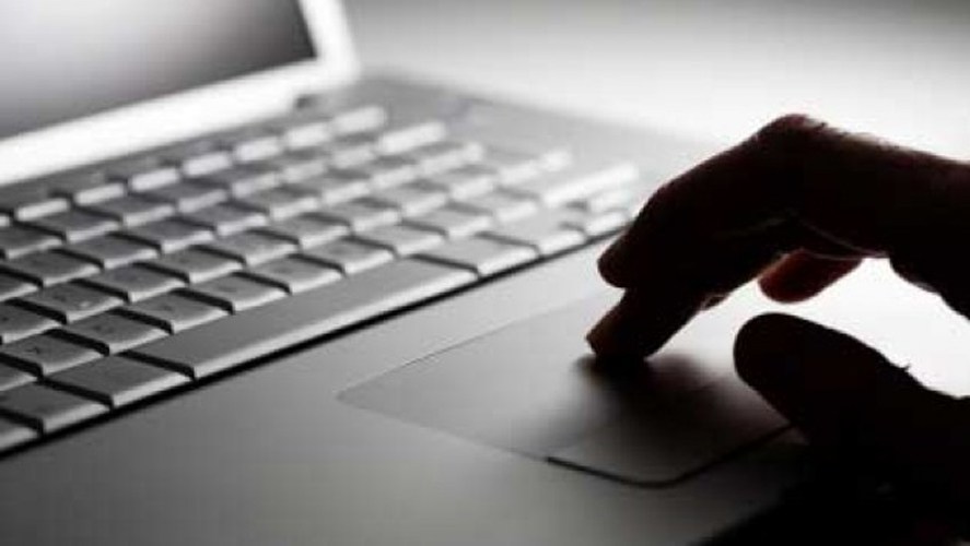 Συμμορία εκβιαστών του διαδικτύου στα χέρια της αστυνομίας