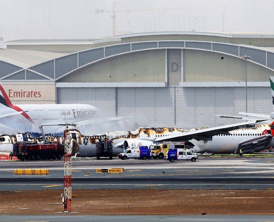 Ντουμπάι: Αεροσκάφος τυλίχθηκε στις φλόγες- 282 οι επιβάτες (ΒΙΝΤΕΟ)