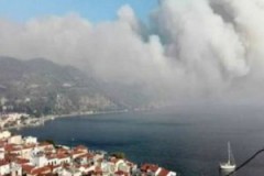 Δύσκολες στιγμές με την πυρκαγιά: Σε κατάσταση έκτακτης ανάγκης η Λίμνη Ευβοίας!