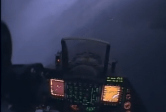 Εντυπωσιακό! Η Κρήτη το βράδυ μέσα από ένα…F16! (VIDEO)