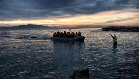 Ανησυχητική αύξηση των προσφυγικών ροών – Χιλιάδες παραμένουν στα νησιά