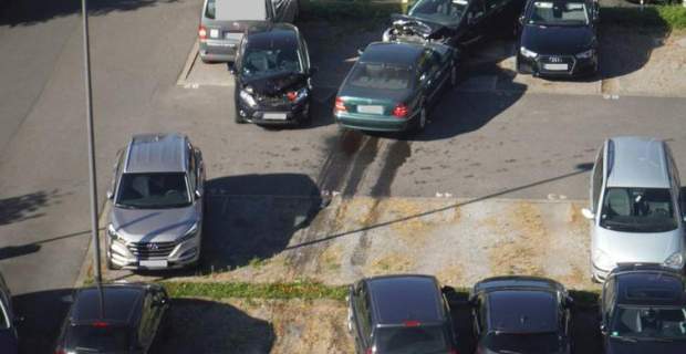 Γερμανία: 75χρονη οδηγός τράκαρε 14 αυτοκίνητα μέσα σε πάρκινγκ