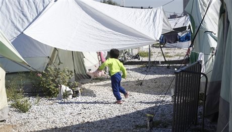 Τραγωδία: Νήπιο πέθανε σε χώρο φιλοξενίας προσφύγων