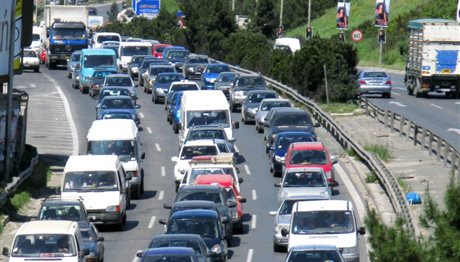 Τέλη κυκλοφορίας: Αυξήσεις για οχήματα που κυκλοφόρησαν μετά το 2005