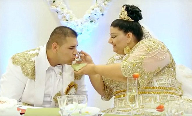 Ο απόλυτος gypsy και κιτς γάμος γεμάτος χρυσό [Εικόνες-Βίντεο]
