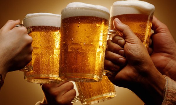 Οκτώ οφέλη που προσφέρει η μπύρα… στην υγειά σας