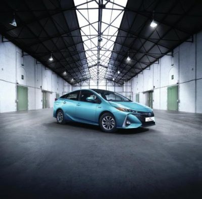 «Μαγνητίζει»  στο Παρίσι το Toyota Prius Plug in Hybrid