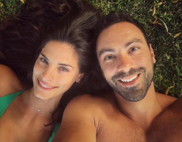 Ο Σάκης Τανιμανίδης για τη σύντροφό του: «Αγαπώ το μυαλό… και τον κ*λ* της»