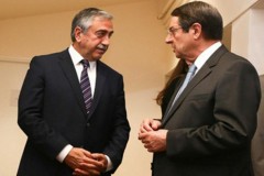 Κυπριακό: Χωρίς σύγκλιση για το εδαφικό έληξε η συνάντηση Αναστασιάδη-Ακιντζί