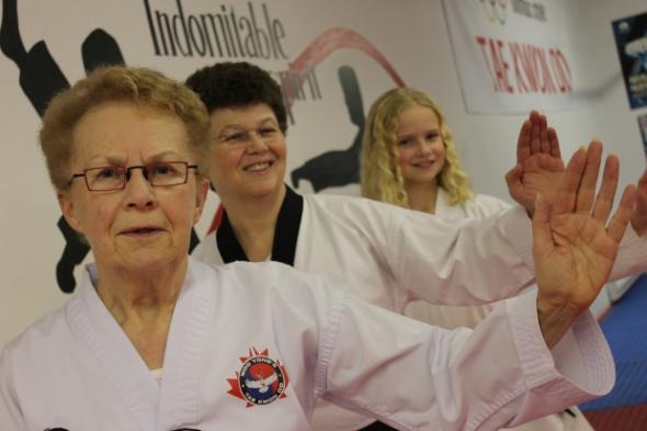 Μαύρη ζώνη στο Taekwondo πήρε 72χρονη γιαγιά [βίντεο]