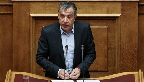 Στ. Θεοδωράκης: «Αυτή τη στιγμή οι εκλογές δεν είναι λύση»