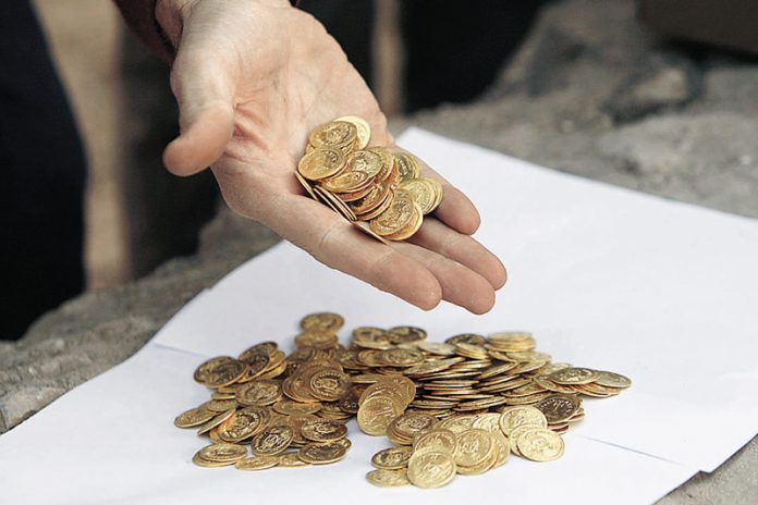 Ρευστοποιούν τις χρυσές λίρες για να πληρώσουν τα χρέη τους οι Έλληνες