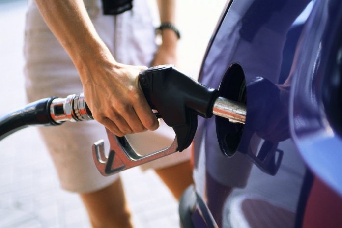 Στην Ελλάδα η δεύτερη ακριβότερη αμόλυβδη βενζίνη στην ΕΕ